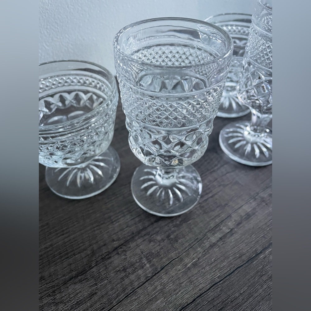 Vintage Elegant Clear Glass Goblet Set - Picture 6 of 16